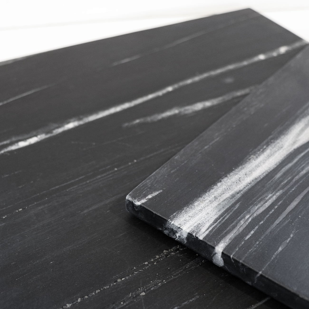 MAKRANA MARBLE PÂTISSERIE BOARD - BLACK